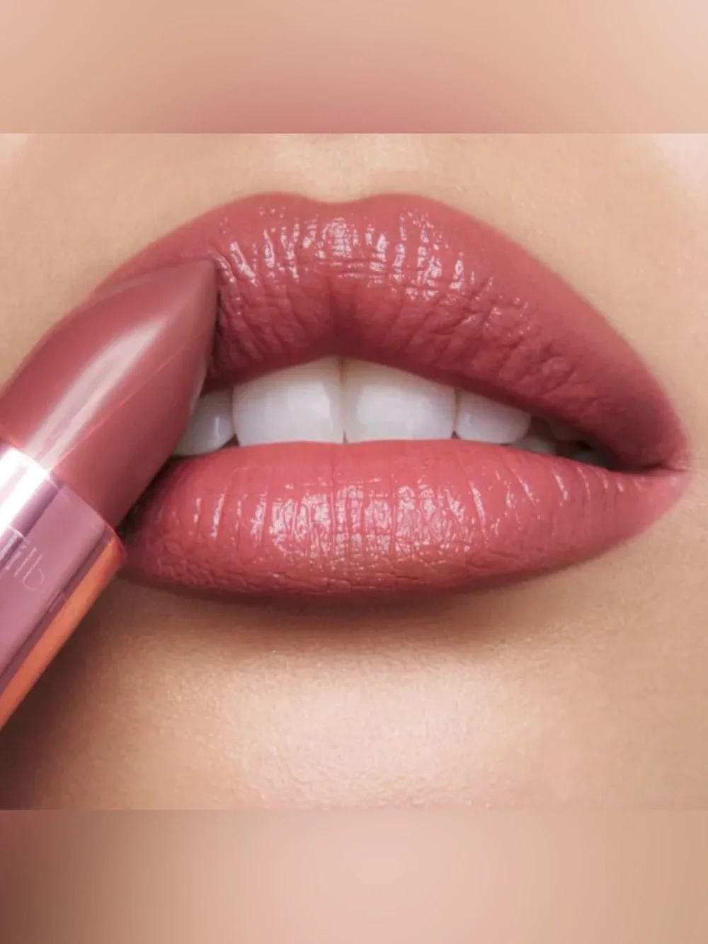 CHARLOTTE TILBURY 90’s Pink Kissing Lipstick